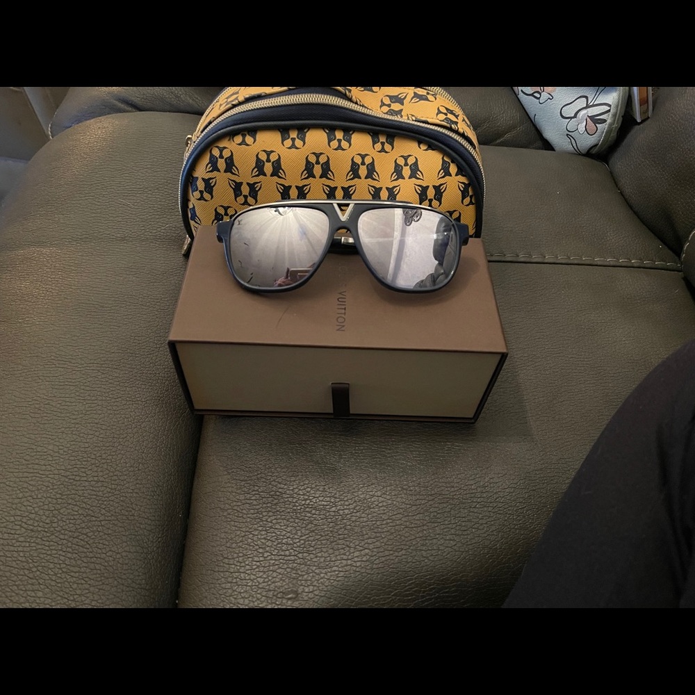 Louis Vuitton glasses 👓 - Picture 5 of 6